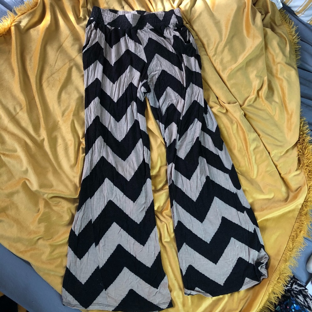 zigzag flare pants